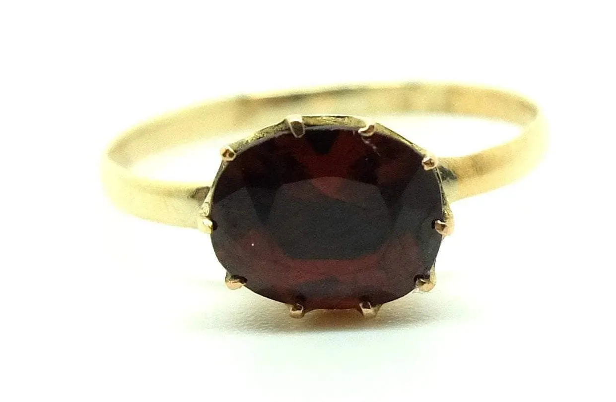 Antique Victorian Garnet 9ct Gold Ring (Size: N)