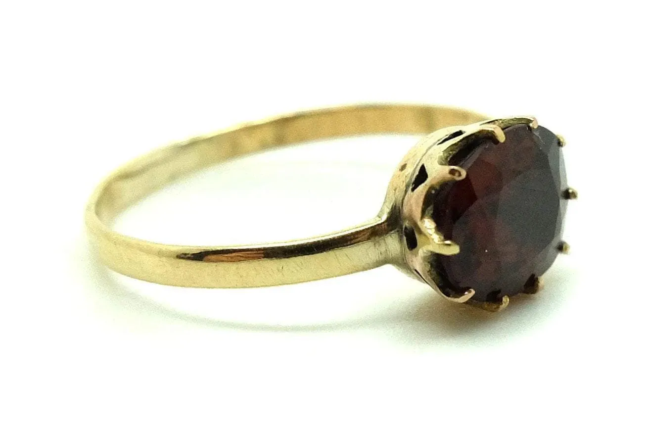 Antique Victorian Garnet 9ct Gold Ring (Size: N)