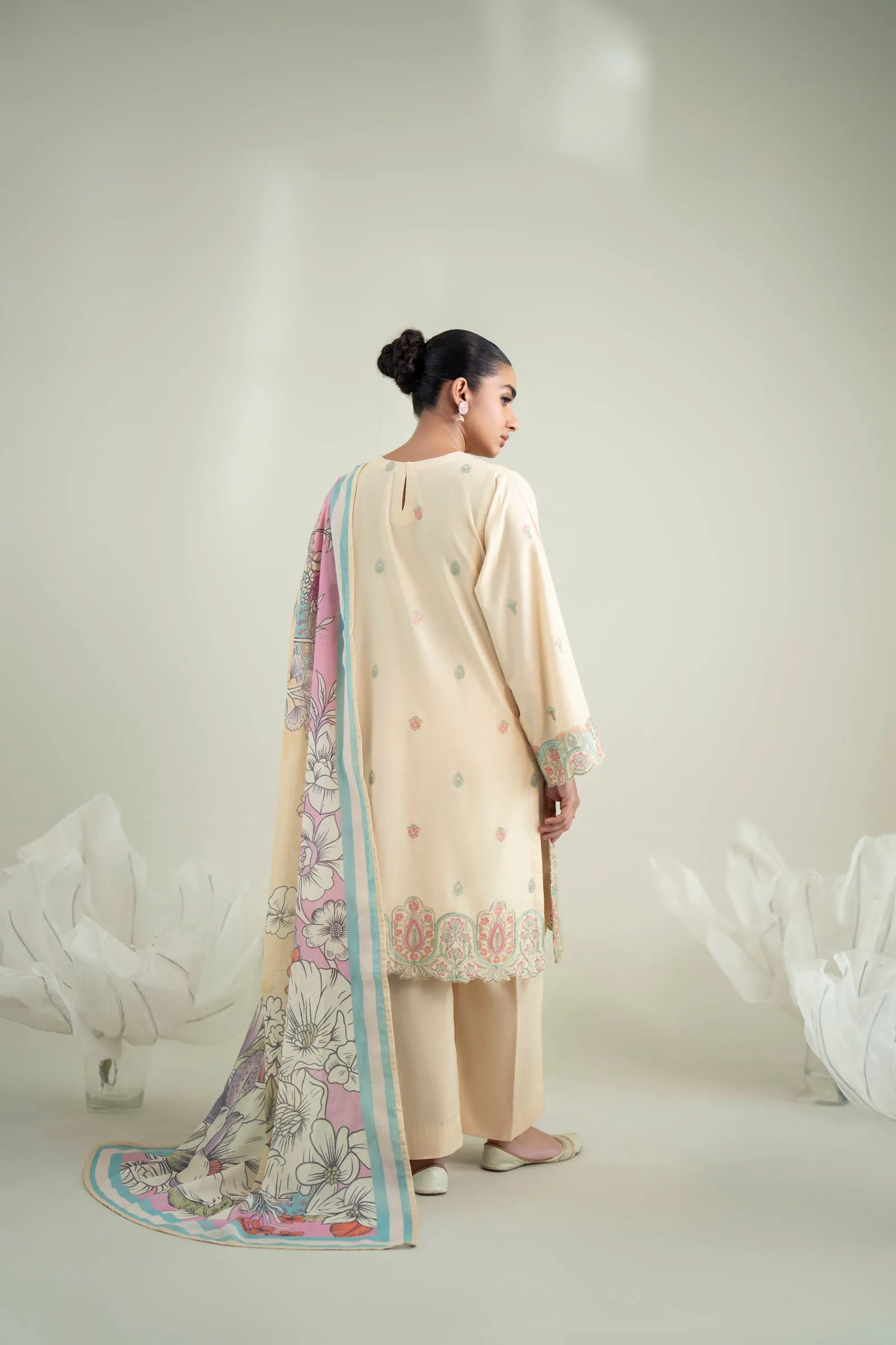 Cotton Lawn wider width Embroidery