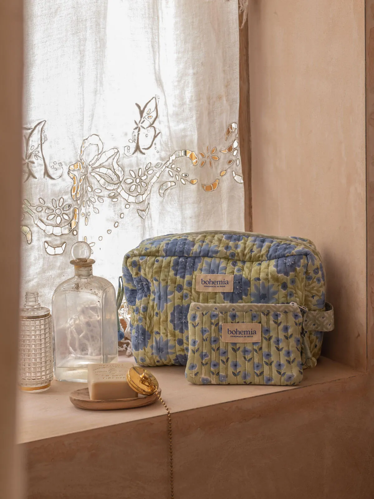 Floribunda Washbag, Sage