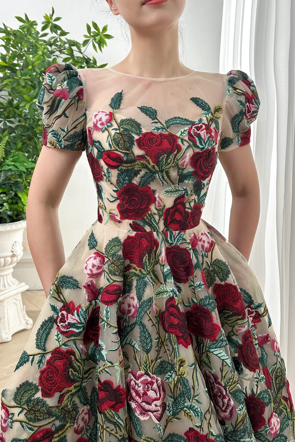 Short Sleeves O Neck Rose Embroidery Midi Dress