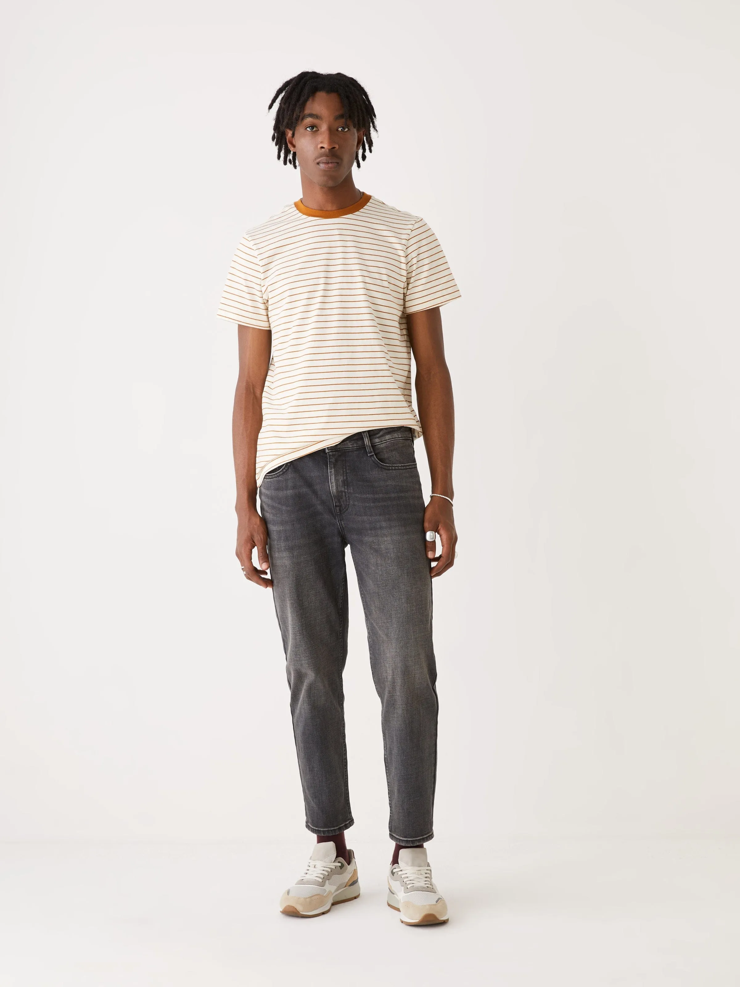 The Cropped Relaxed Tapered Fit Jean in Washed Black