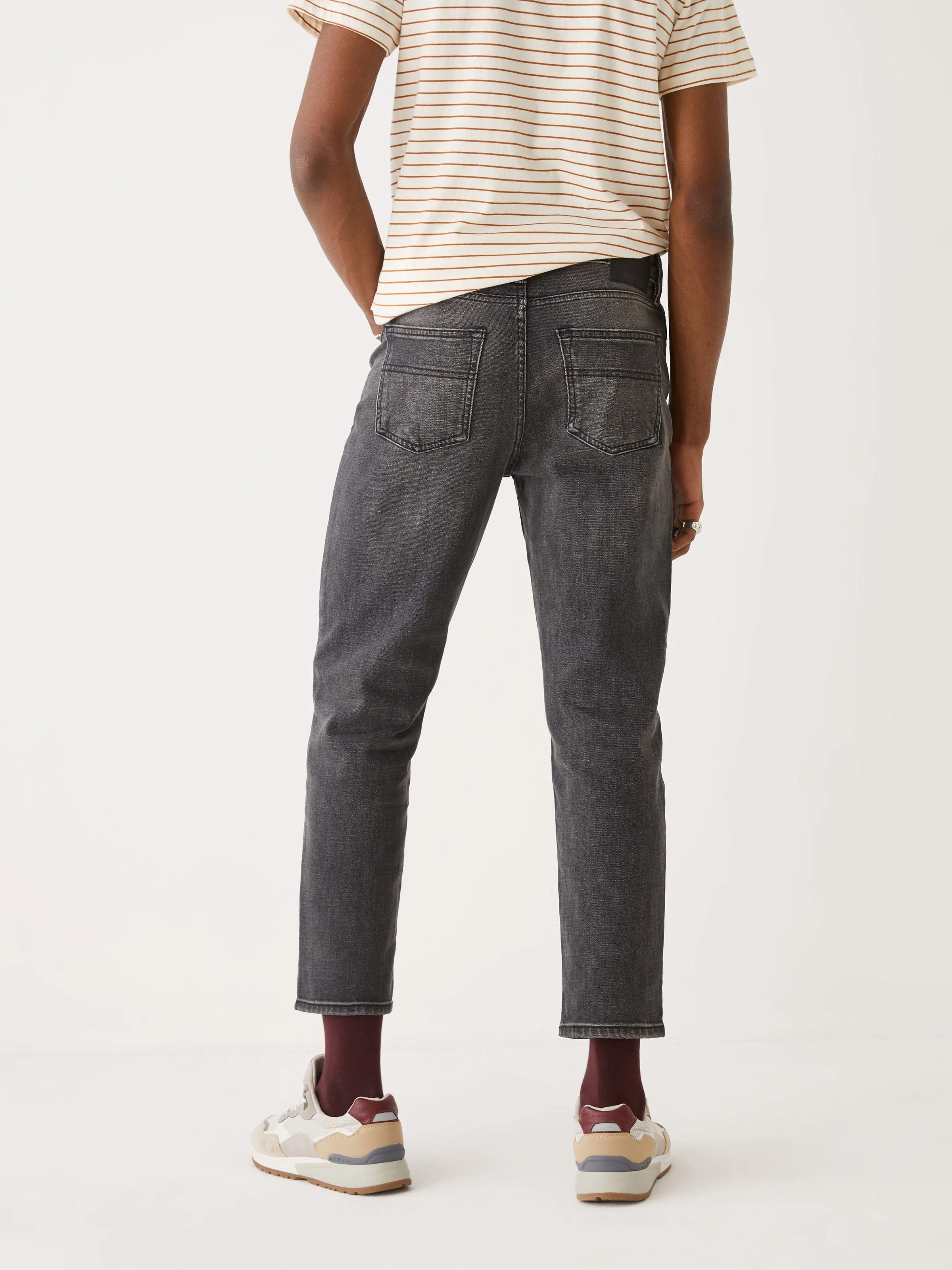 The Cropped Relaxed Tapered Fit Jean in Washed Black