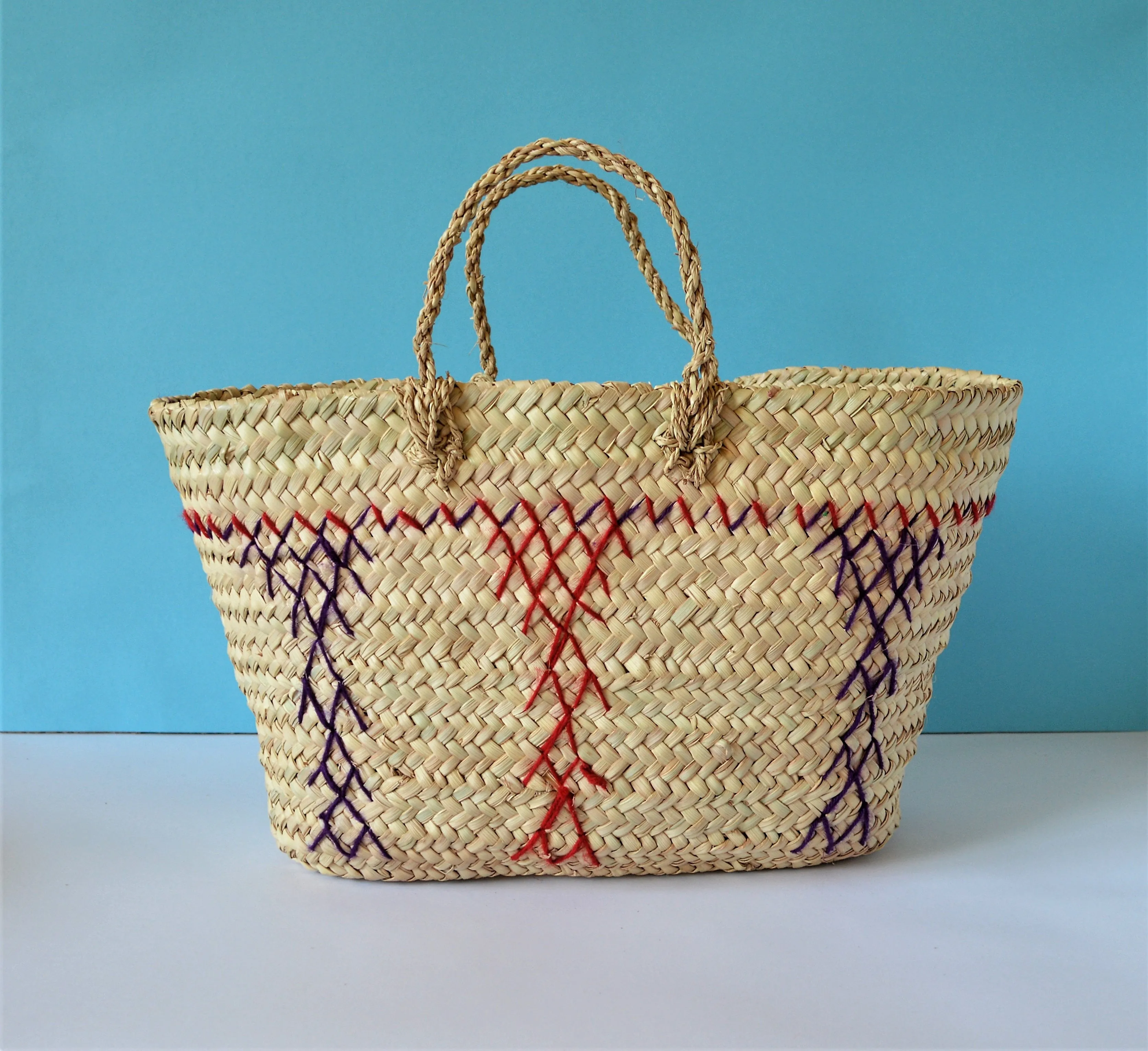 Traditional straw bag, Storage basket